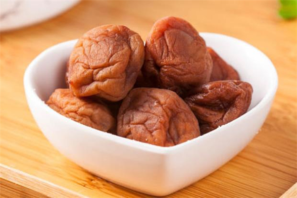 蜜饯的功效和作用(青梅蜜饯的功效和作用) 蜜饯的功效和作用(青梅蜜饯的功效和作用)