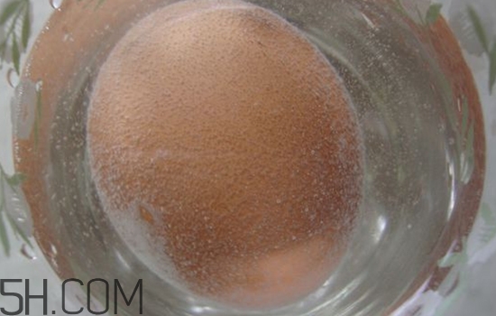 醋泡鸡蛋的功效(醋泡鸡蛋的功效和作用是什么?)