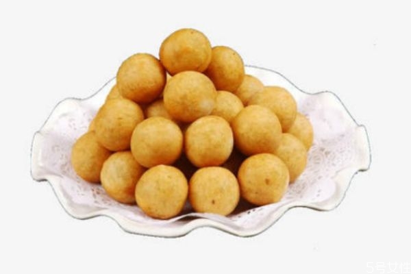 红薯圆子怎么做外焦里嫩(红薯圆子怎么炸才能外焦里嫩)