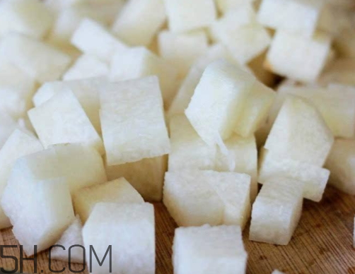 地瓜会上火吗(吃白地瓜会上火吗)