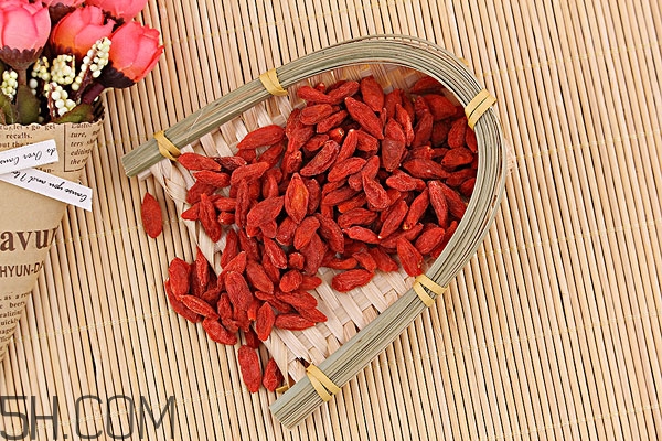 葛根枸杞泡茶的做法(葛根枸杞泡水)