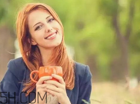 喝玫瑰花茶能祛斑吗(喝玫瑰花茶能祛斑吗)