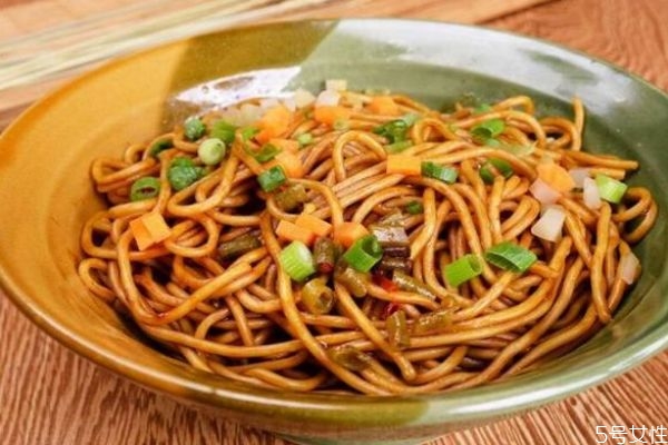 自制热干面有什么注意(如何自制热干面)