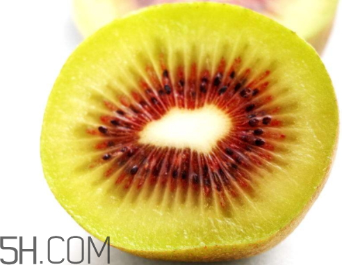 红心猕猴桃和绿心猕猴桃的区别(红心猕猴桃和绿心猕猴桃的区别)
