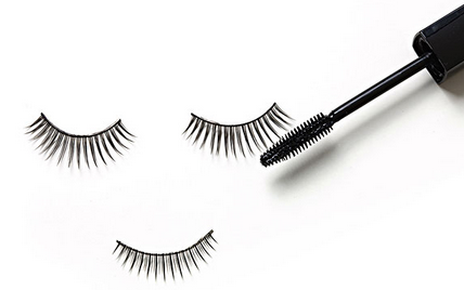 睫毛膏过期了还能用吗(睫毛膏过期了还能用吗没开封)