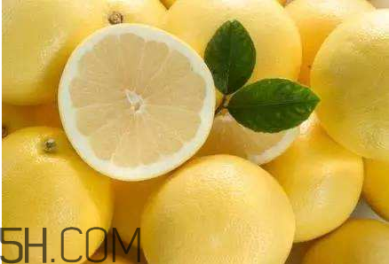 吃柚子上火吗(吃柚子上火吗 吃柚子的好处)