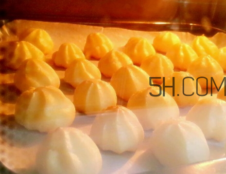 奶油泡芙的做法(奶油泡芙的做法和配方)