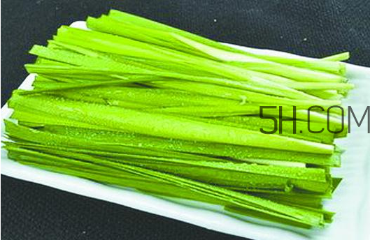 秋天吃韭菜上火吗(秋天吃韭菜上火吗)