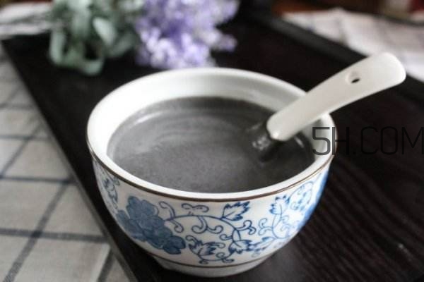 黑芝麻的功效和作用(黑芝麻的功效和作用可以长头发吗) 黑芝麻的功效和作用(黑芝麻的功效和作用可以长头发吗)