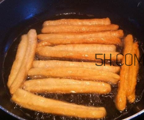 炸油条回软很快怎么办(要想油条炸出来软一些怎么办?)