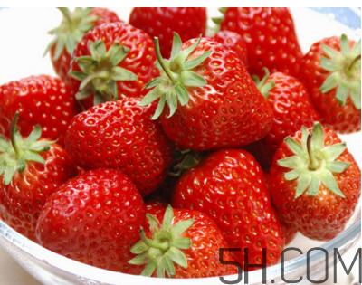 草莓和蜂蜜能一起吃吗(草莓和蜂蜜能一起吃吗?) 草莓和蜂蜜能一起吃吗(草莓和蜂蜜能一起吃吗?)