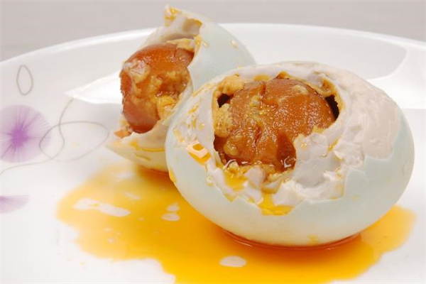 咸鸭蛋怎么做好吃(咸鸭蛋怎么做好吃又简单视频) 咸鸭蛋怎么做好吃(咸鸭蛋怎么做好吃又简单视频)