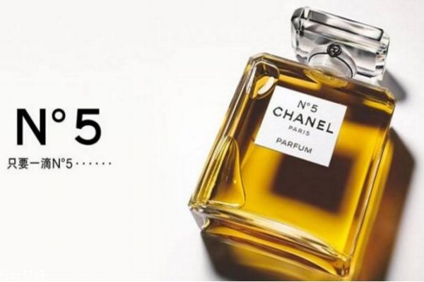 怎么自己DIY极光美甲(极光美甲怎么做)