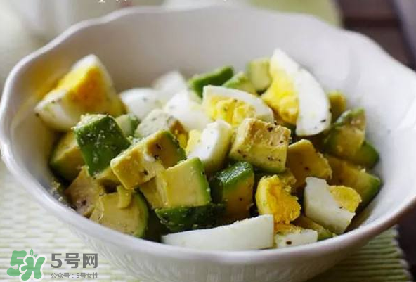 牛油果一天可以吃几个(生酮牛油果一天可以吃几个)