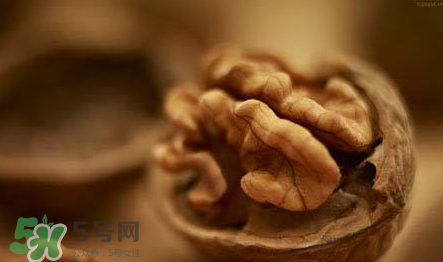 核桃一天能吃几个(核桃一天能吃几个最好)