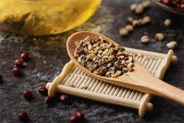 红豆薏米茶减肥效果好吗(红豆薏米茶减肥效果好吗)
