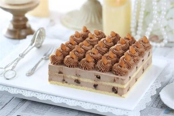 电饭锅做蛋糕的方法(电饭锅做蛋糕的方法和步骤视频简单)