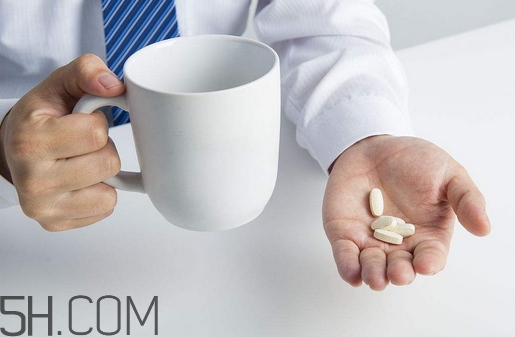 饭前饭后多长时间服药最好(饭前饭后多长时间服药最好)