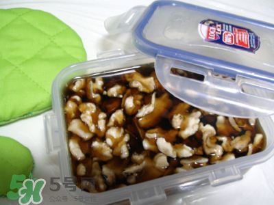 醋泡核桃仁的3个功效(醋泡核桃仁有什么功效)