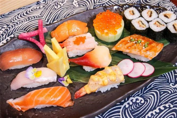 寿司的做法(制作寿司的方法步骤) 寿司的做法(制作寿司的方法步骤)