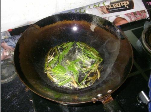 炸葱油用什么葱好(炸葱油用什么葱好)