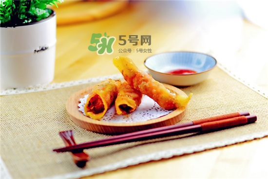 荸荠可以生吃吗有什么营养吗(荸荠能生吃吗?的功效和作用及禁忌)