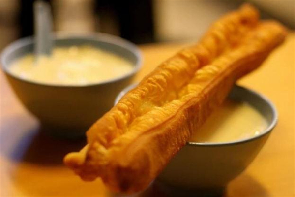 泡打粉做油条的方法(泡打粉做油条的方法)