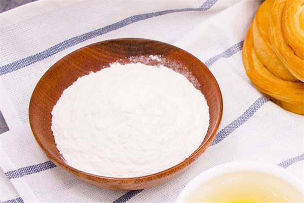 泡打粉的家常用法(泡打粉使用的方法)