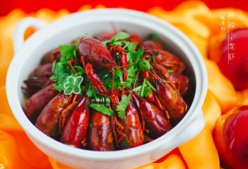 西瓜和小龙虾一起吃怎么解毒(小龙虾能和西瓜一起吃吗)