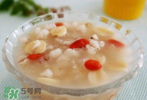 银耳莲子粥的做法(银耳莲子粥的做法窍门) 银耳莲子粥的做法(银耳莲子粥的做法窍门)