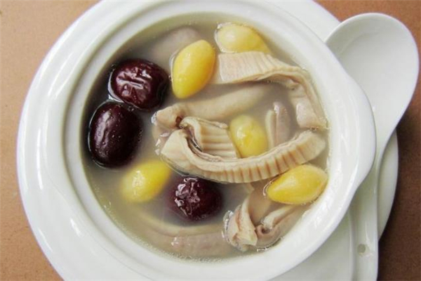 白果猪肚汤的营养价值(白果猪肚汤有什么功效)