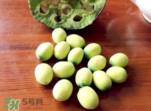 莲子的作用(莲子的作用和功效)