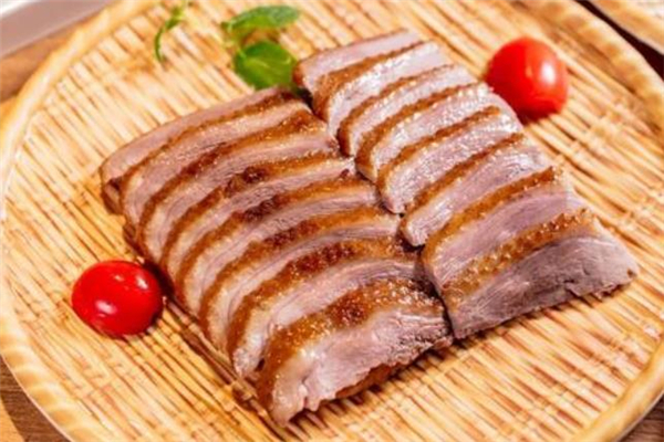 鹅肉的功效和作用(鹅肉的功效和作用及营养价值)