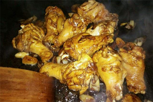 红烧鸡腿的做法(红烧鸡腿的做法最简单)