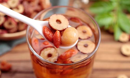 桂圆水能放冰箱保存吗(桂圆能放冰箱里保存吗)