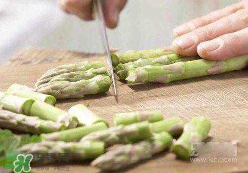 芦笋去皮的注意事项(芦笋要不要去皮)