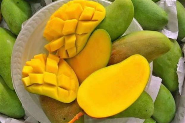 选防晒唇膏质地要轻薄(防晒唇膏有必要吗)