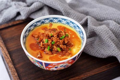 蒸鸡蛋能用冷水吗(蒸鸡蛋能用冷水吗)