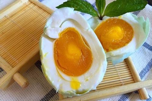 鸭蛋为什么有绿色的(鸭蛋为什么有绿色的)