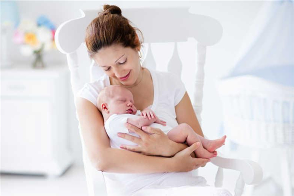 产后奶水少吃什么下奶(产后奶水少吃什么下奶快)