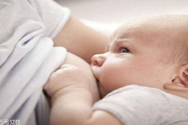 给孩子断奶后涨奶应该怎么办呢(给孩子断奶时涨奶怎么办)