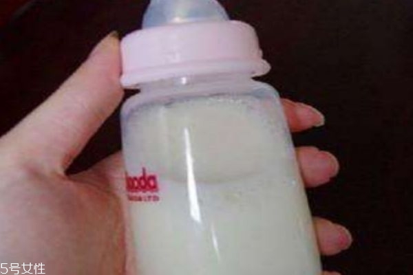 冲奶粉需要注意的事项(冲奶粉的注意事项和顺序)