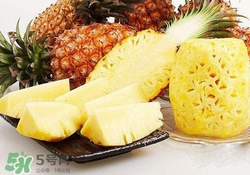 菠萝黑心有酒味是熟透了吗(熟透了的菠萝蜜有酒味是正常的么)