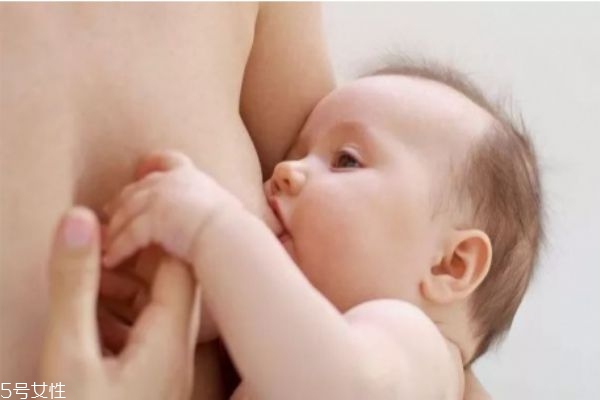 口红遮瑕怎么遮(涂口红前怎么遮唇色)