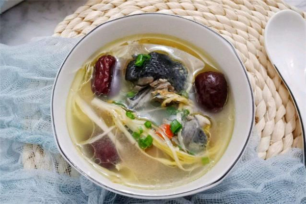 乌鸡汤的做法(乌鸡汤的做法和功效)