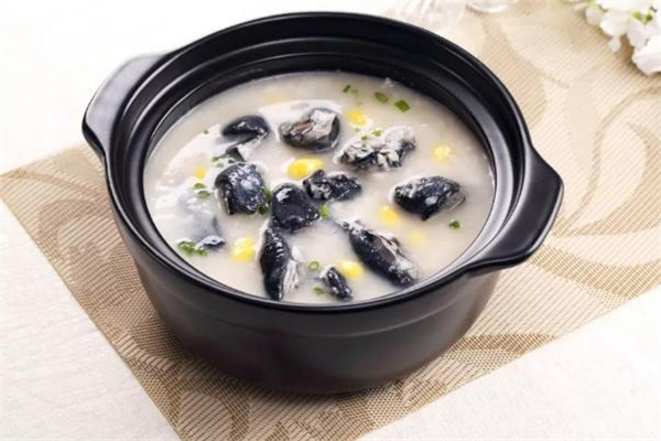 乌鸡汤的做法(乌鸡汤的做法和功效)