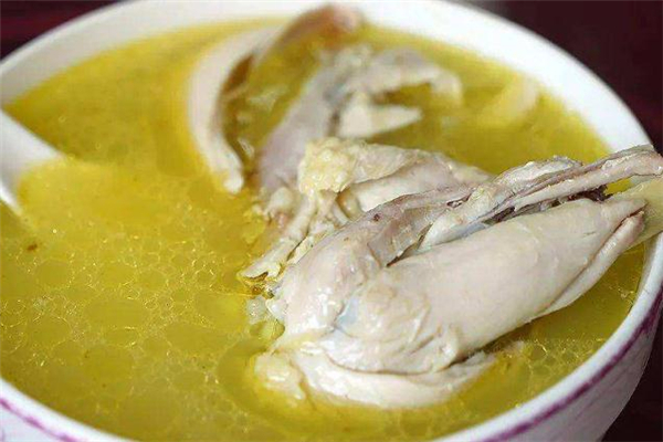 卸甲水可以用什么代替(没有卸甲水可以用什么代替)