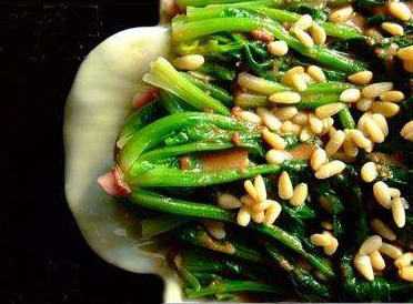 菠菜和什么不能同吃(菠菜和什么不能同吃)