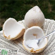 新鲜椰子怎么选(新鲜椰子怎么选?)