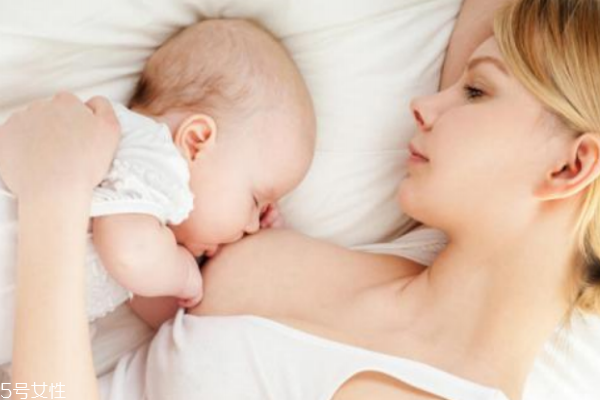 后奶决定婴儿的体重增长吗(宝宝转奶期间体重没有增长)